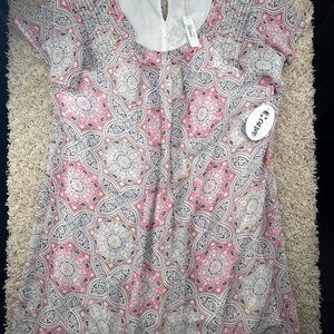 As U Wish Dress Women's Round Neck Paisely Floral Short Size Plus 1X NWT Pink